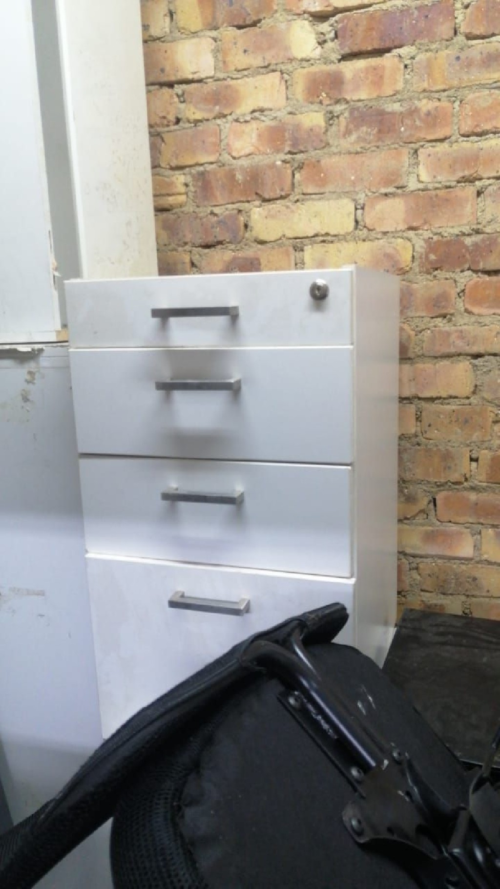 iBidOnStorage.co.za Storage Genie Auction 17006587043489