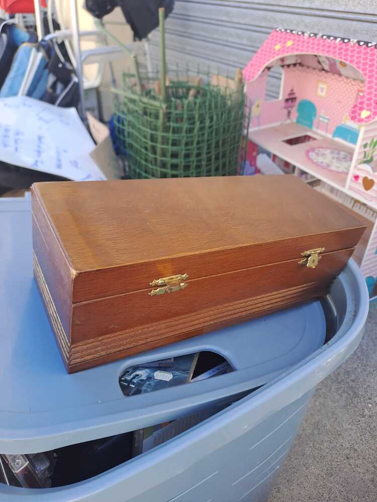 Westlake: Cape Town Storage Unit auction IB-2189 12