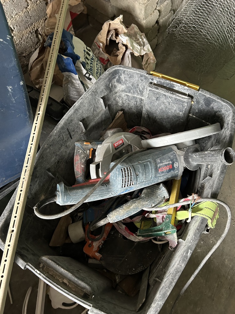 Rent-A-Store Midrand Self storage auction IB-9975