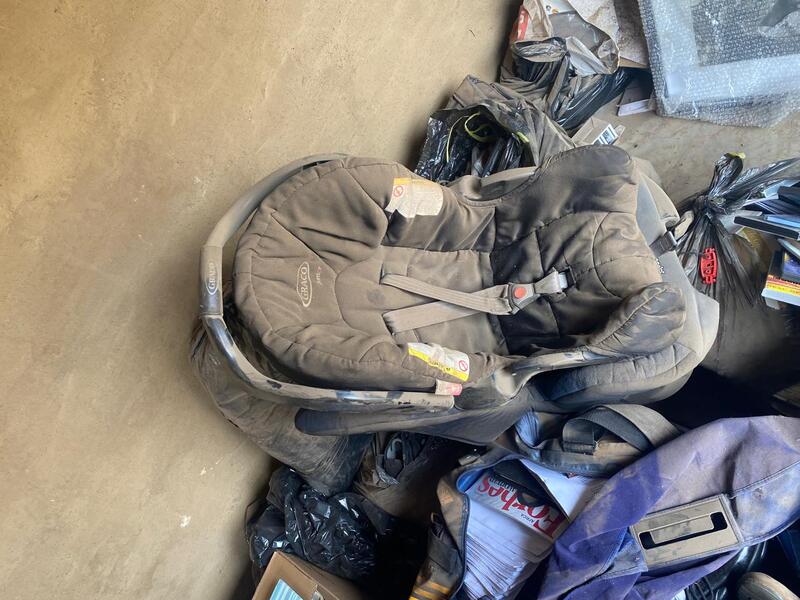 Kya Sands Self storage unit auction IB-3739