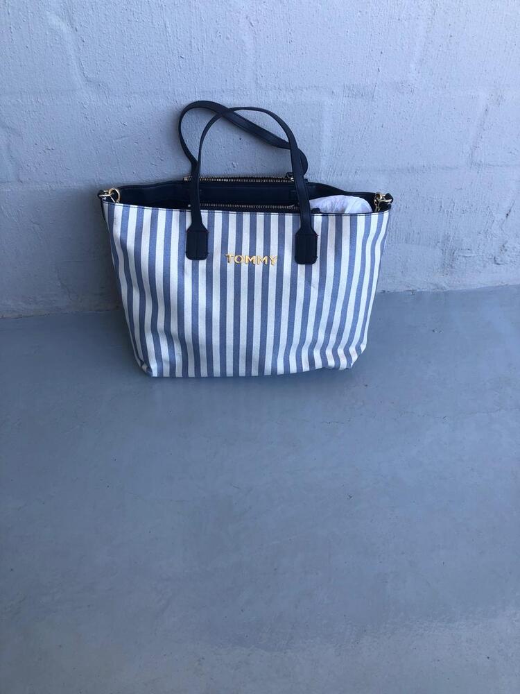 Burgundy  Self storage facility auction IB-7919 15