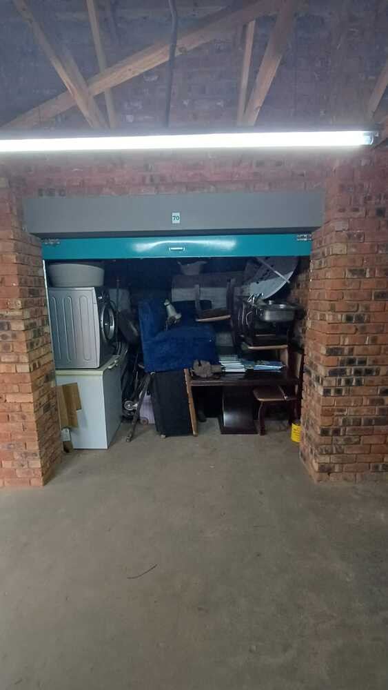 Pretoria North Self storage unit auction IB-8730