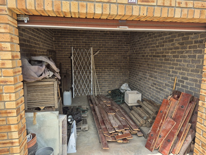 Randburg, Northriding Storage Unit auction IB-4158