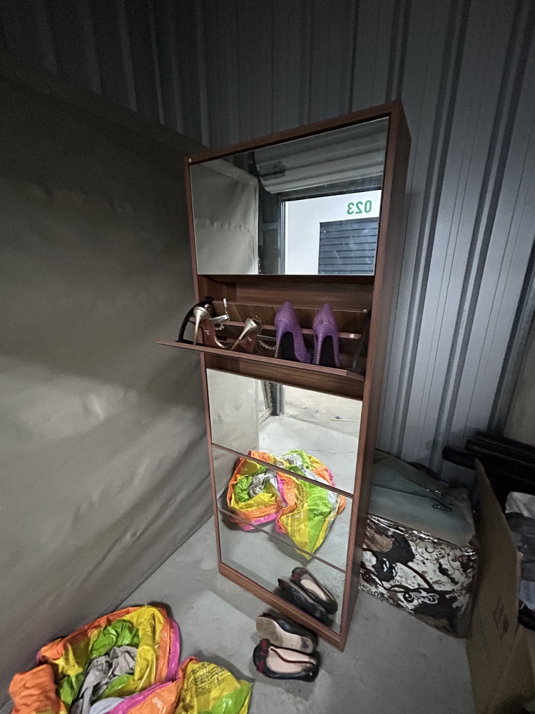 Rent-A-Store Centurion Self storage unit auction IB-7862 13