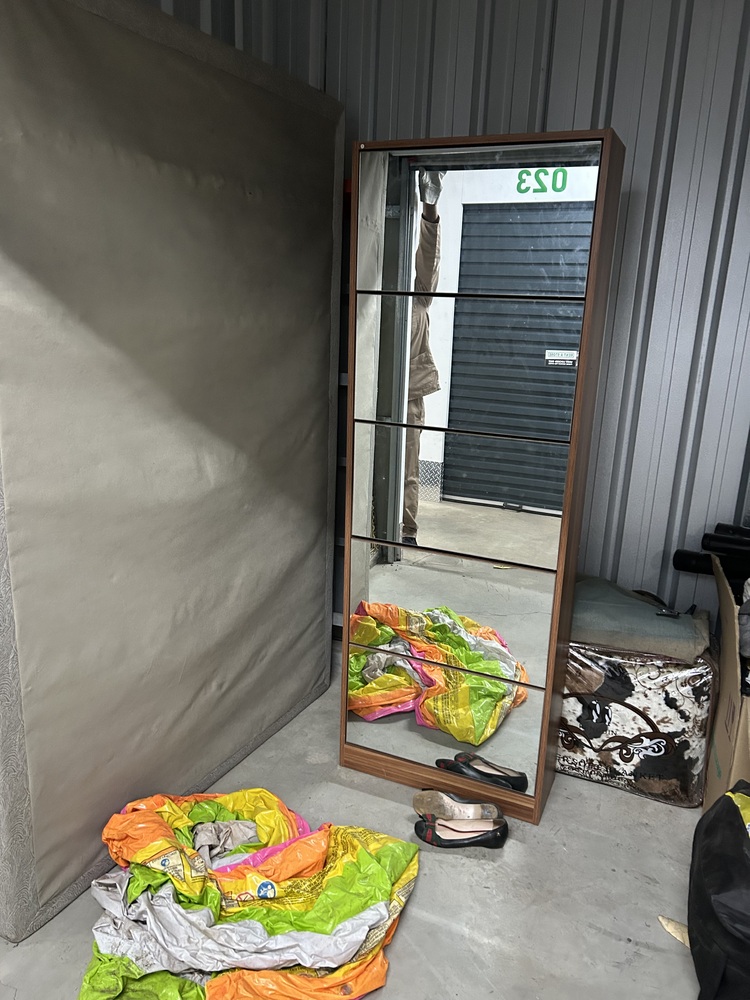 Rent-A-Store Centurion Storage auction IB-7862 20