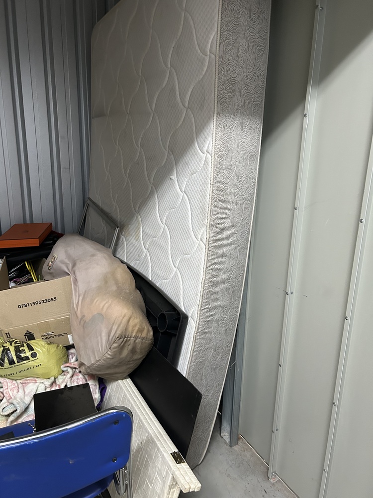 Rent-A-Store Centurion Self storage auction IB-7862 24