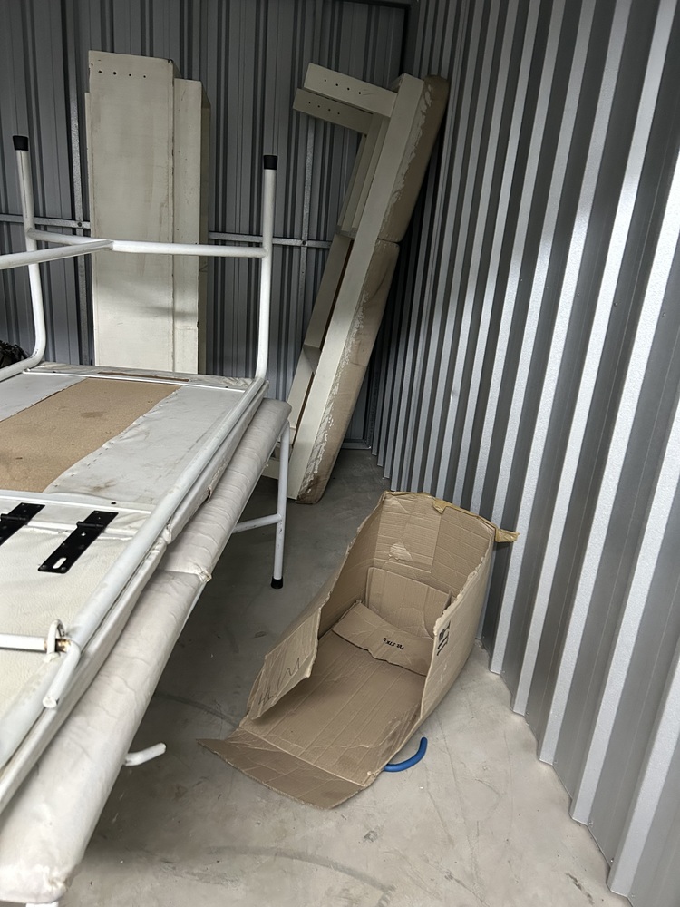 Rent-A-Store Centurion Self storage unit auction IB-4113