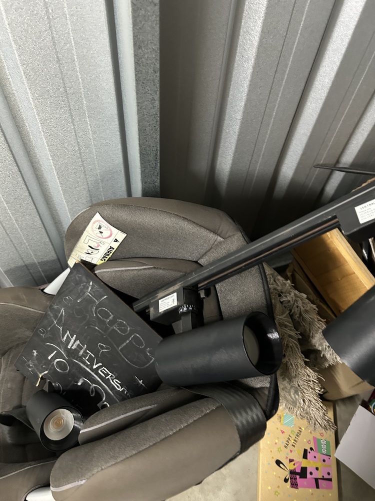 Rent-A-Store Centurion Storage auction IB-4113 10