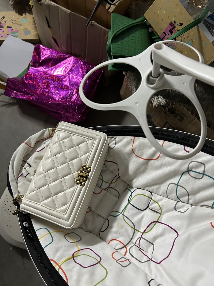 Rent-A-Store Centurion Self storage unit auction IB-4113 13