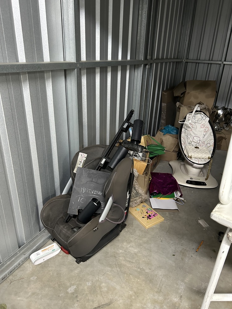 Rent-A-Store Centurion Self storage auction IB-4113 14