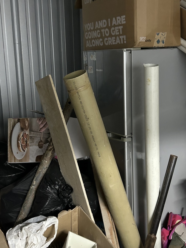 Rent-A-Store Centurion Self storage unit auction IB-2546