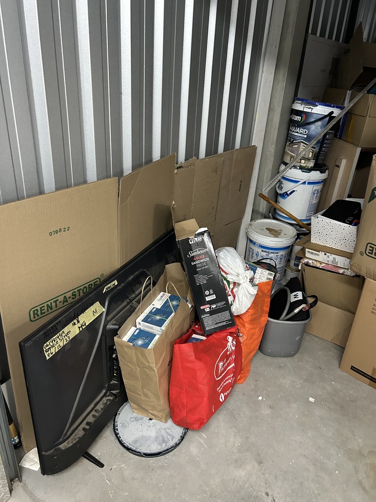 Rent-A-Store Centurion Self storage auction IB-2546 24