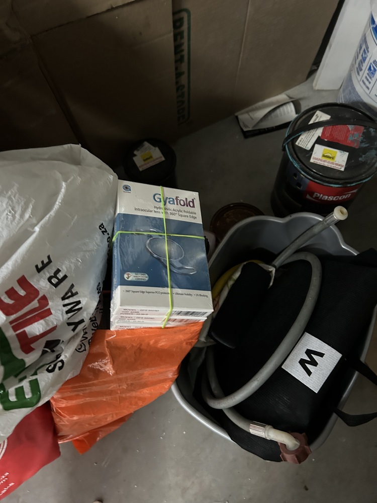 Rent-A-Store Centurion storage facility unit auction IB-2546 26