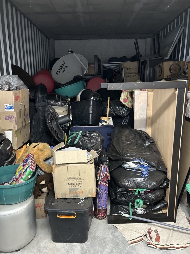 Rent-A-Store Centurion Self storage unit auction IB-3097