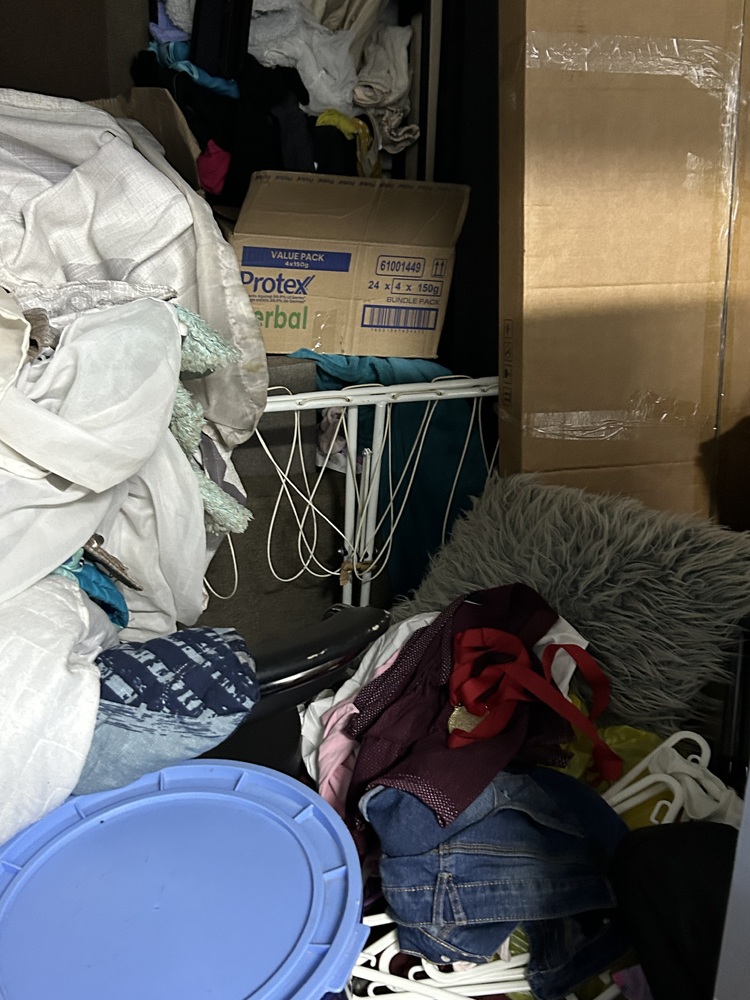 Rent-A-Store Centurion Self storage auction IB-5608