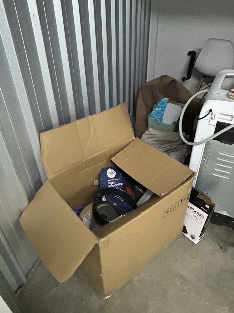 Rent-A-Store Centurion Self storage auction IB-7461