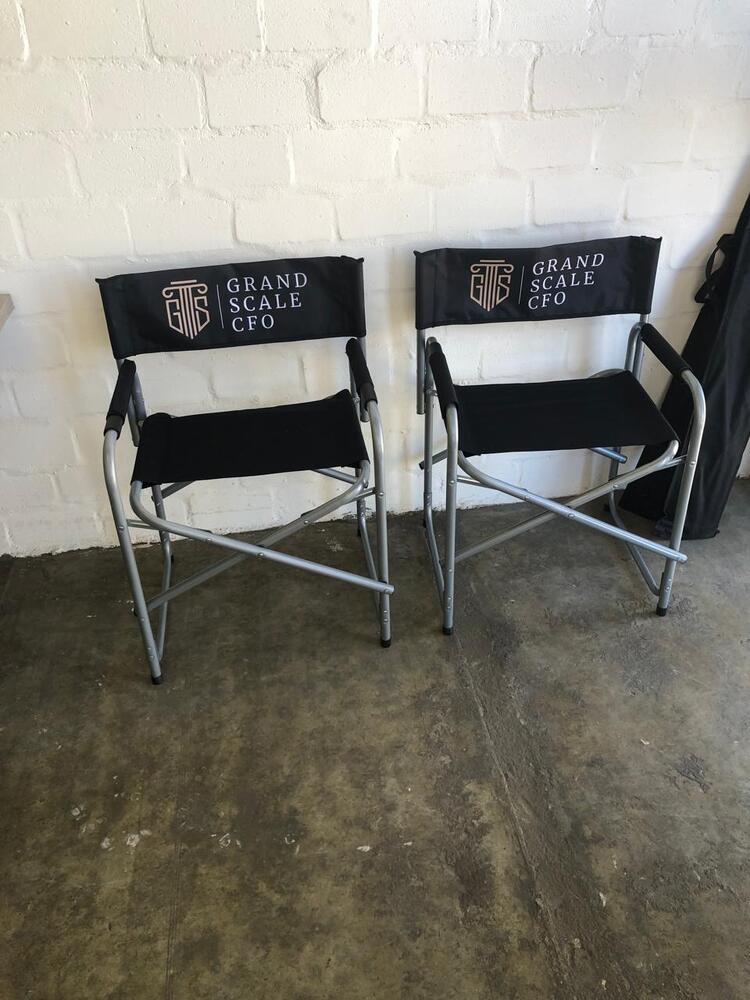 Burgundy  storage facility unit auction IB-3494