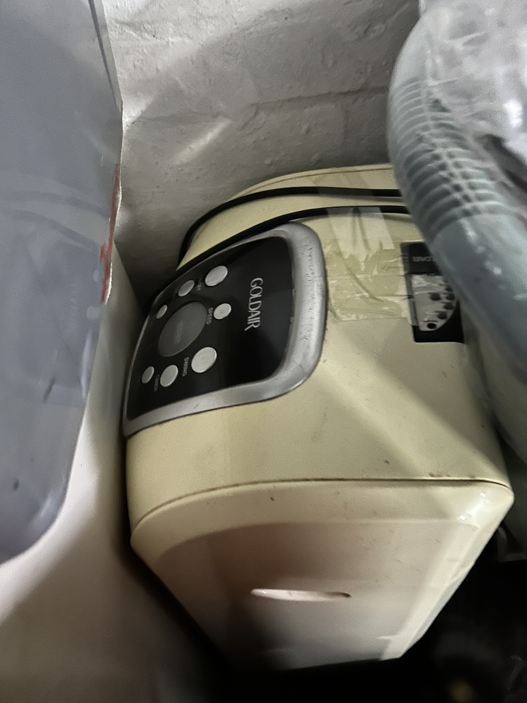 Rent-A-Store Centurion Storage Facility auction IB-7904 11