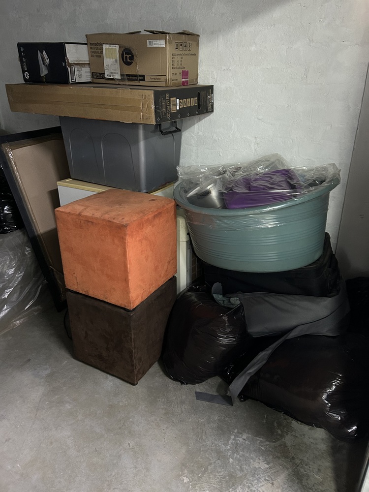 Rent-A-Store Centurion Self storage auction IB-7904 14