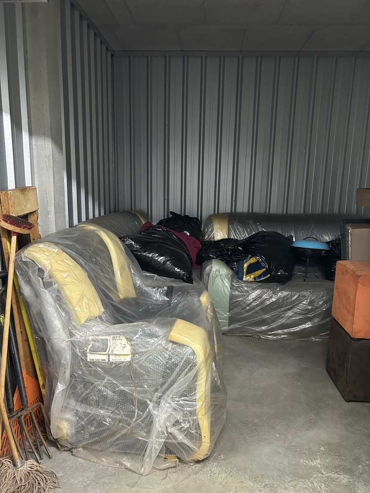 Rent-A-Store Centurion storage facility unit auction IB-7904 16