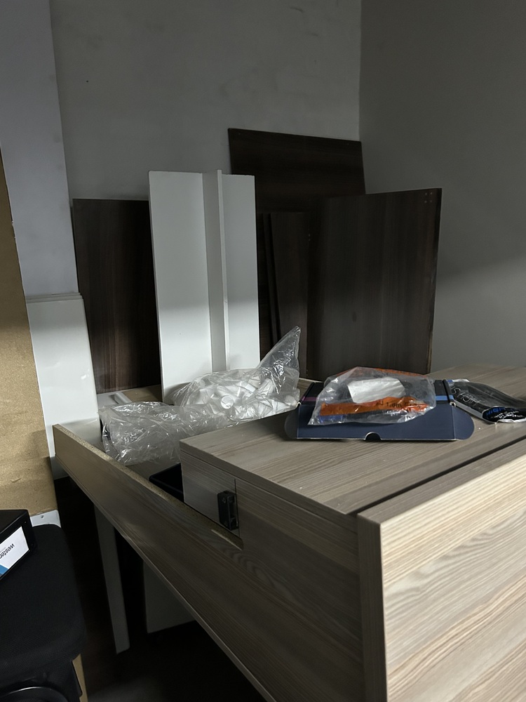 Rent-A-Store Centurion Storage auction IB-2632 10