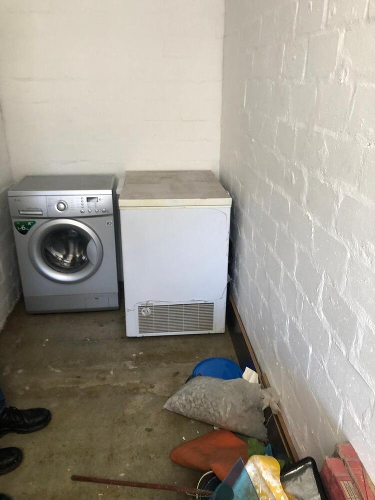 Burgundy  Storage auction IB-6134