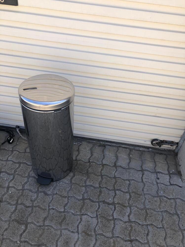 Burgundy  Storage Unit auction IB-6134 12