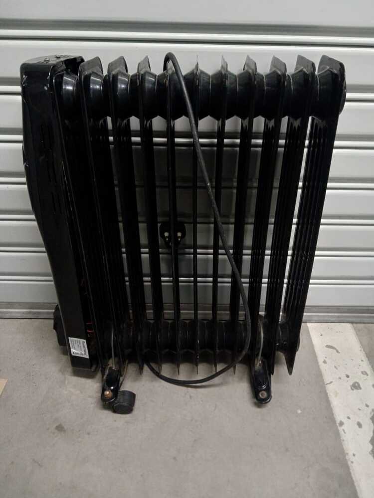 Century City Self storage unit auction IB-8470 33