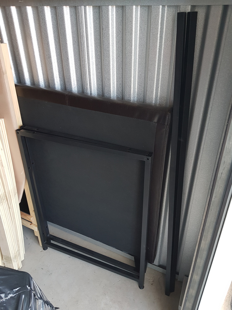 Tableview - L013 Storage Unit auction IB-5318