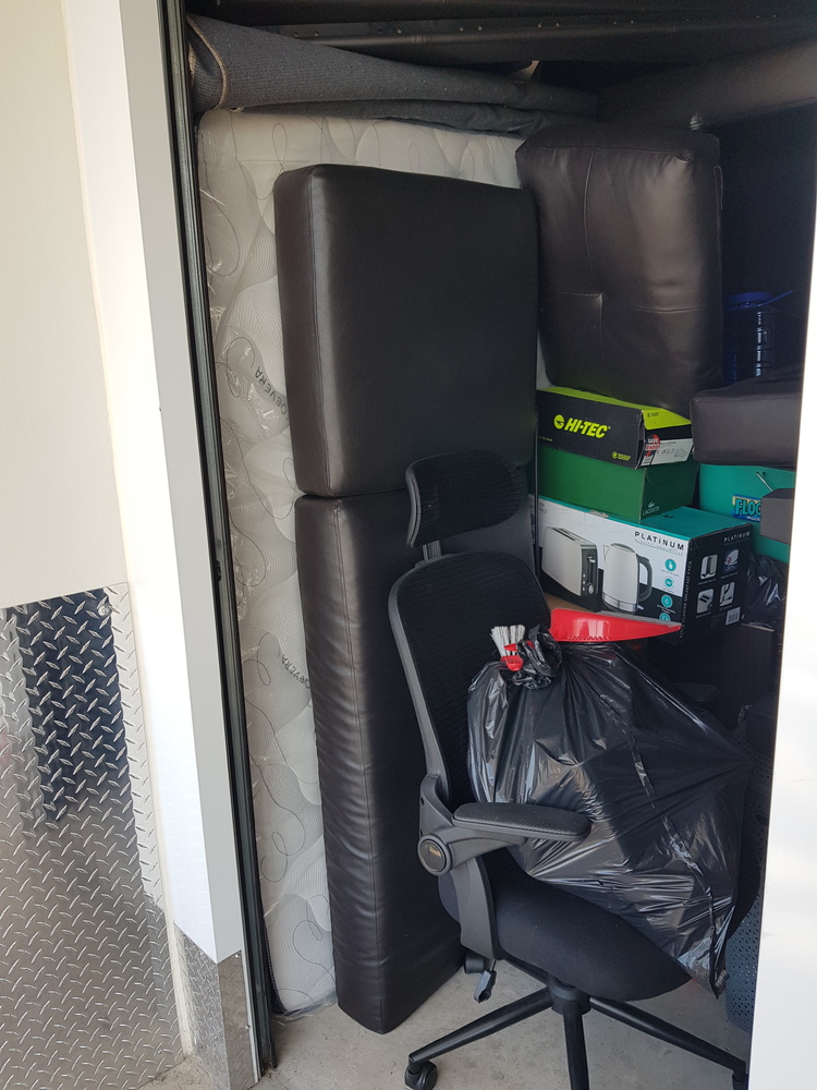 Tableview - L013 Self storage unit auction IB-5318 13