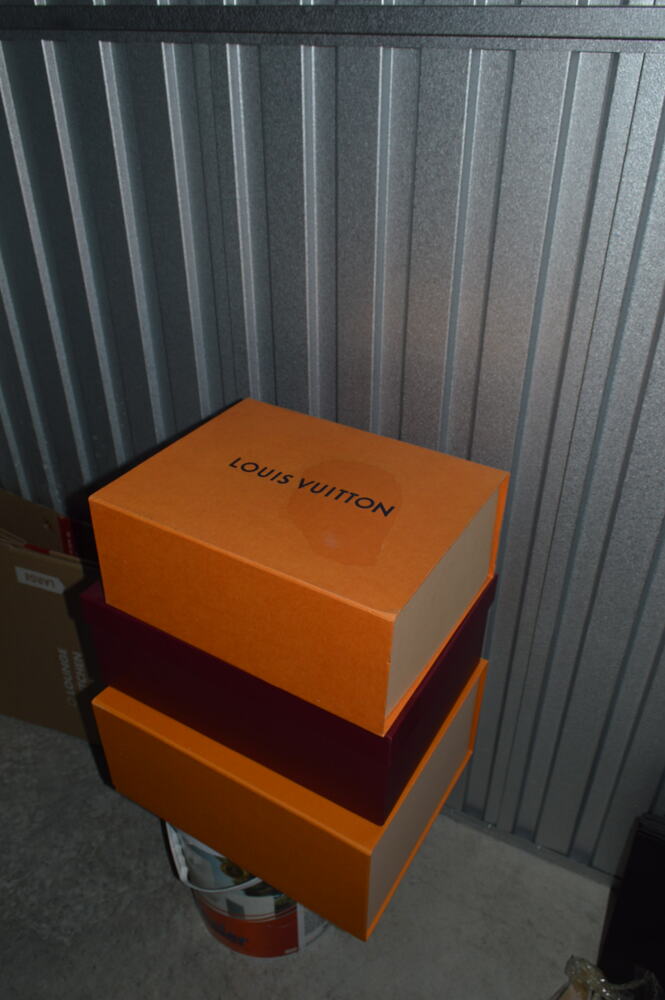 INV - Sunningdale Self storage facility auction IB-7402