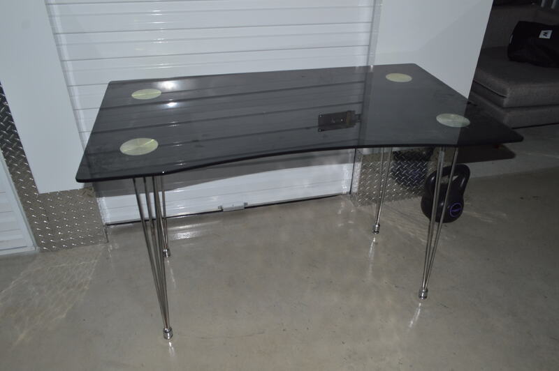 INV - Sunningdale Storage auction IB-4149