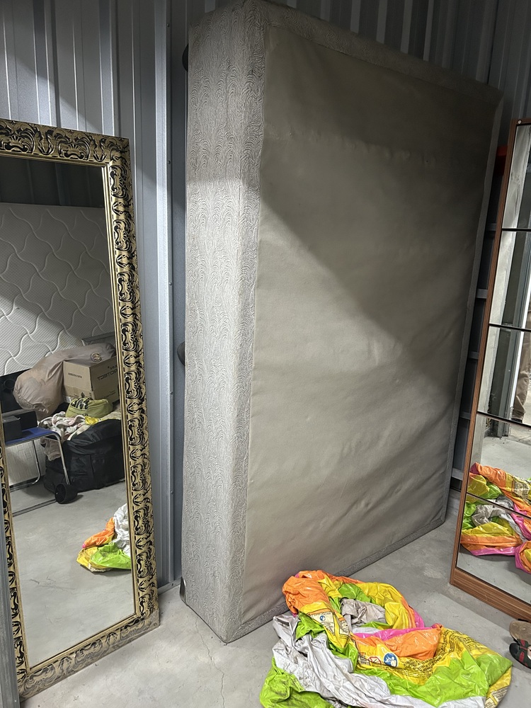 Rent-A-Store Centurion storage facility unit auction IB-9150 26