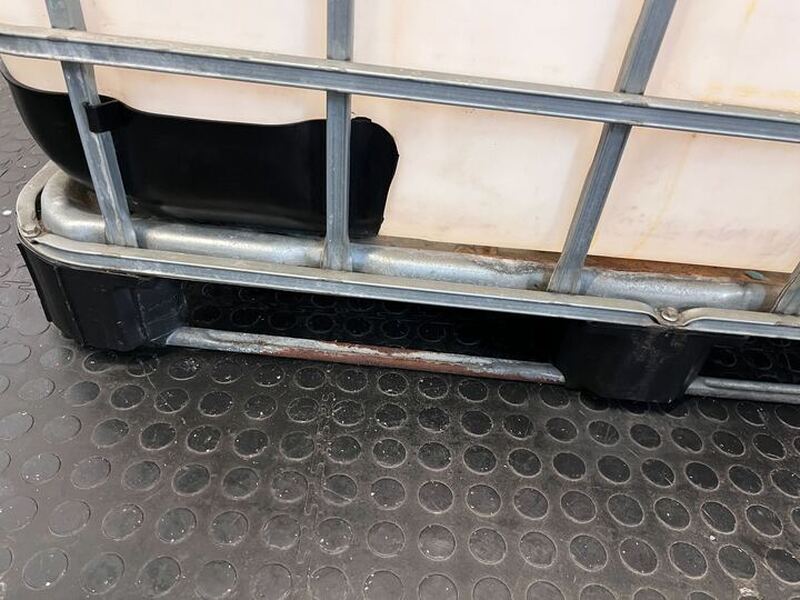 Montague Drive Self storage unit auction IB-8893