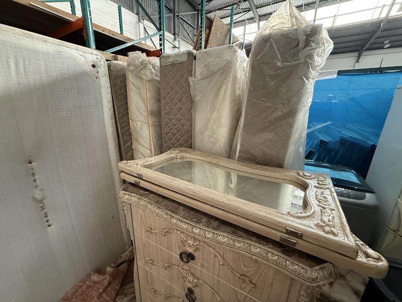 Express Removals - 5th Street Storage Unit auction IB-6350