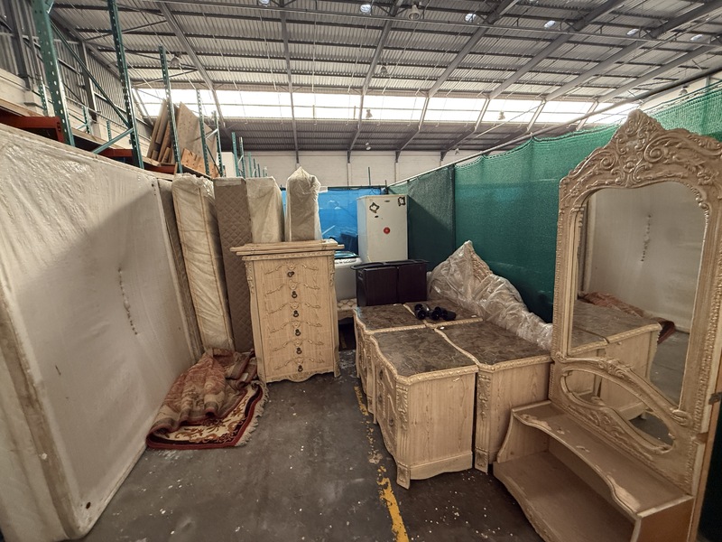 Express Removals - 5th Street Self storage unit auction IB-6350