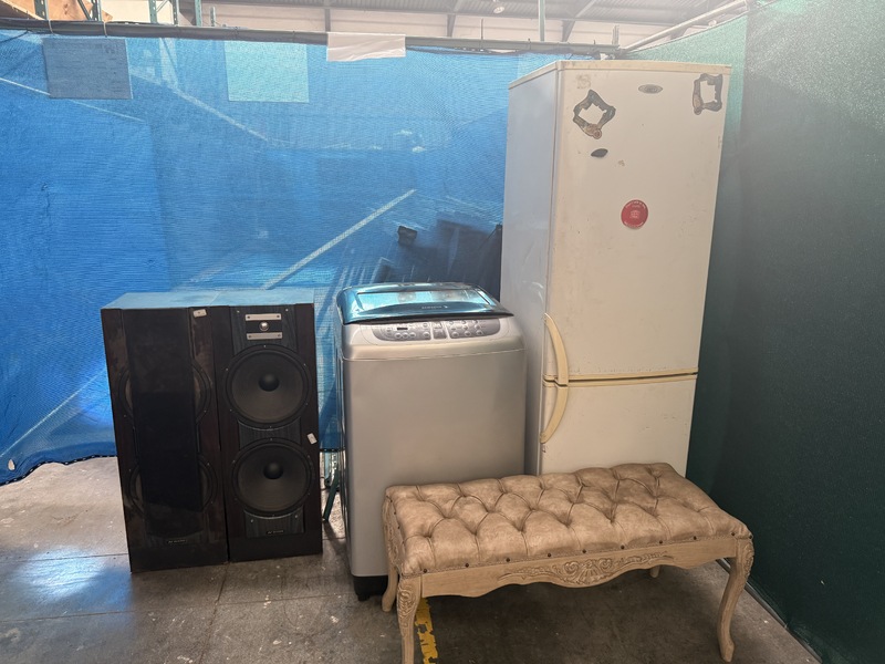 Express Removals - 5th Street storage facility unit auction IB-6350