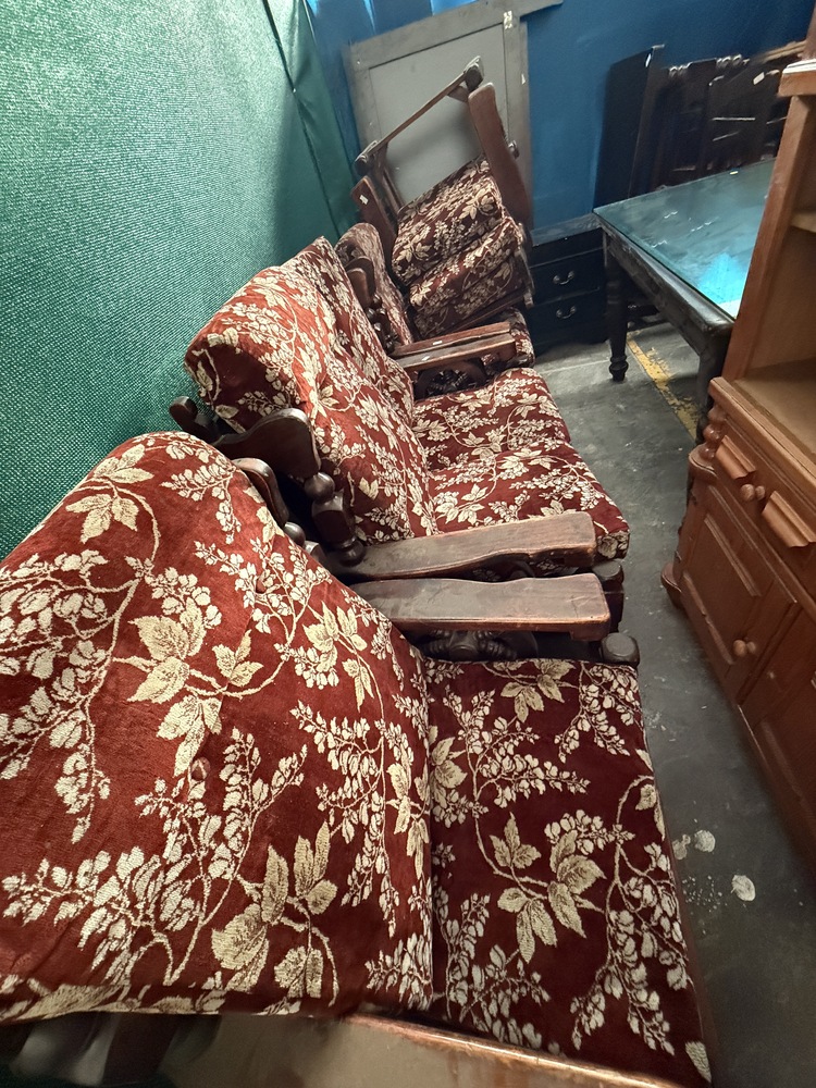 Express Removals - 5th Street storage facility unit auction IB-9239