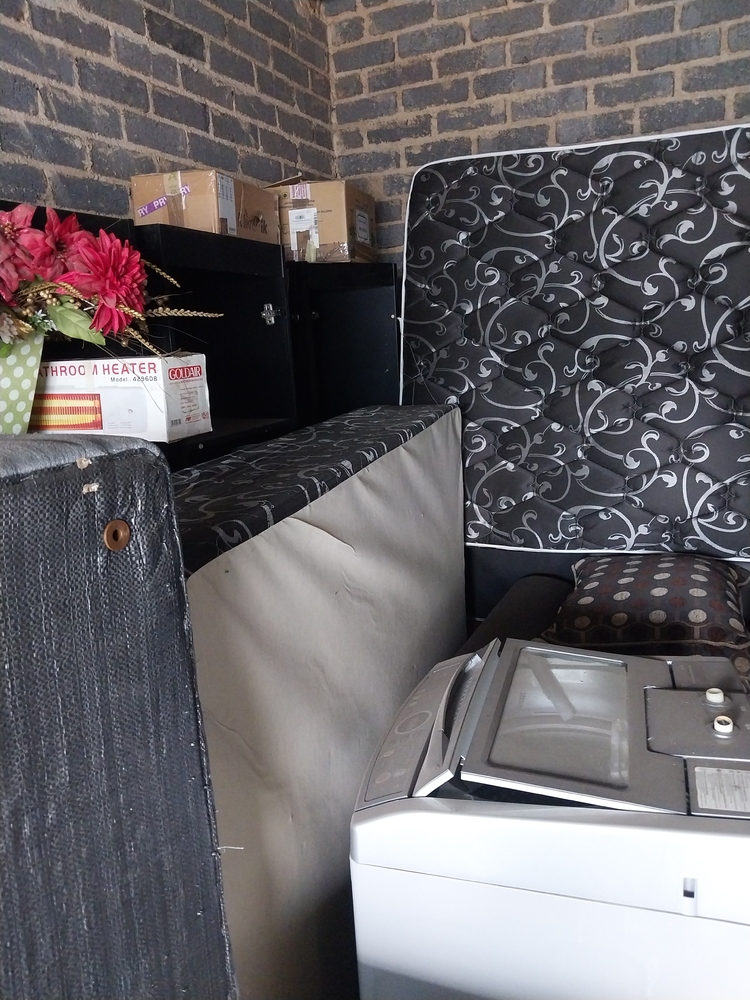 EDENVALE Storage Unit auction IB-3521 12