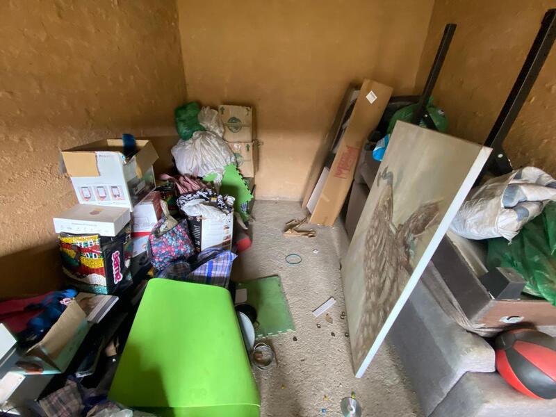 Kya Sands Storage Unit auction IB-3069