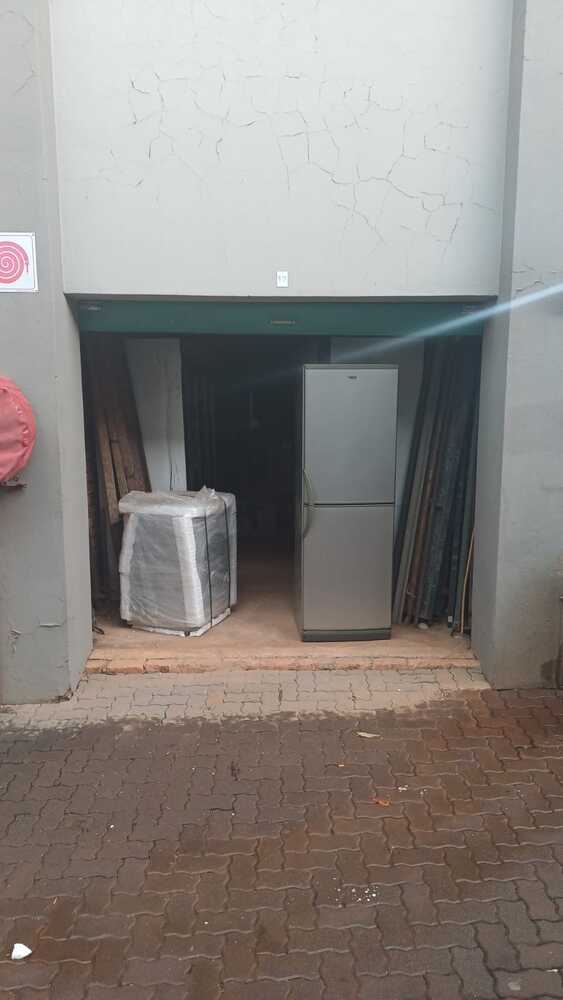 Pretoria North Self storage facility auction IB-5426
