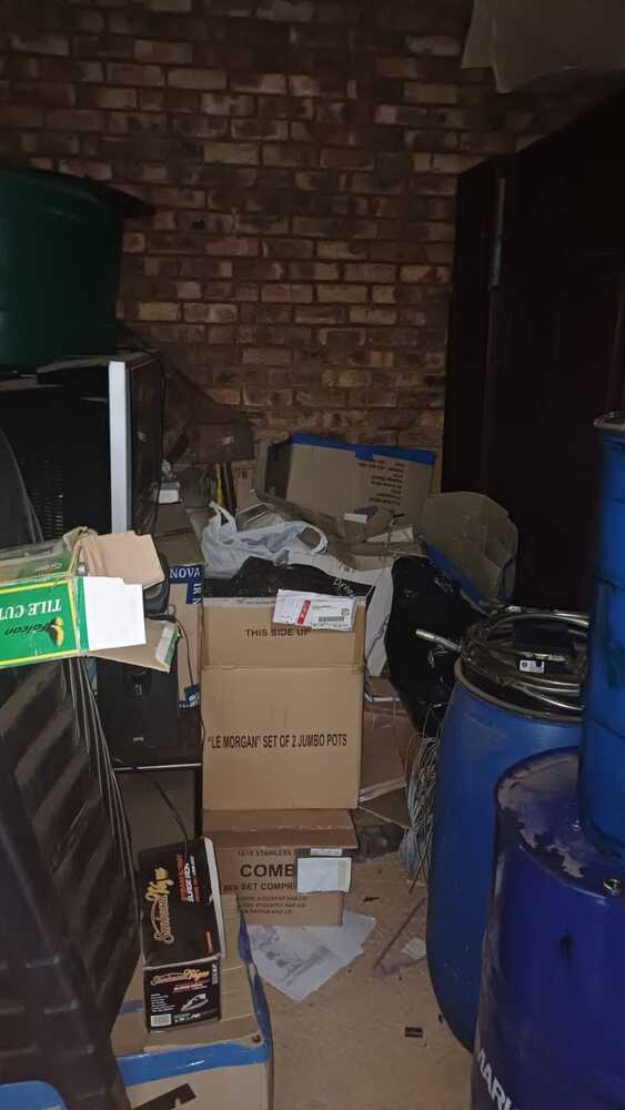 Pretoria North storage facility unit auction IB-5426