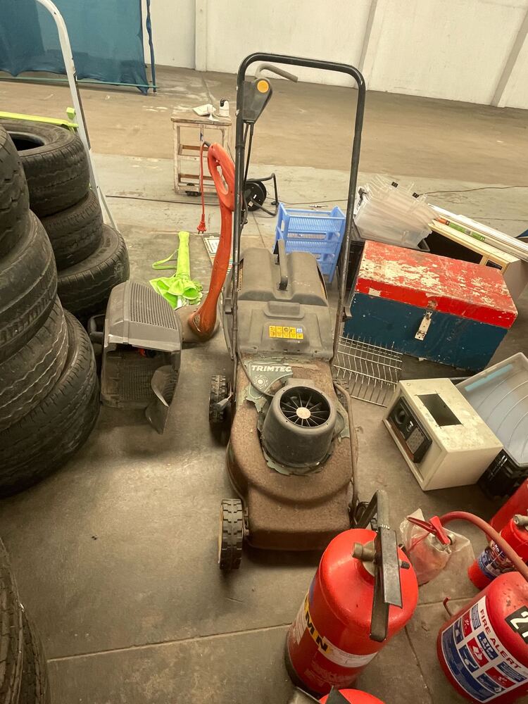 Express Removals - 5th Street Storage auction IB-6127 10