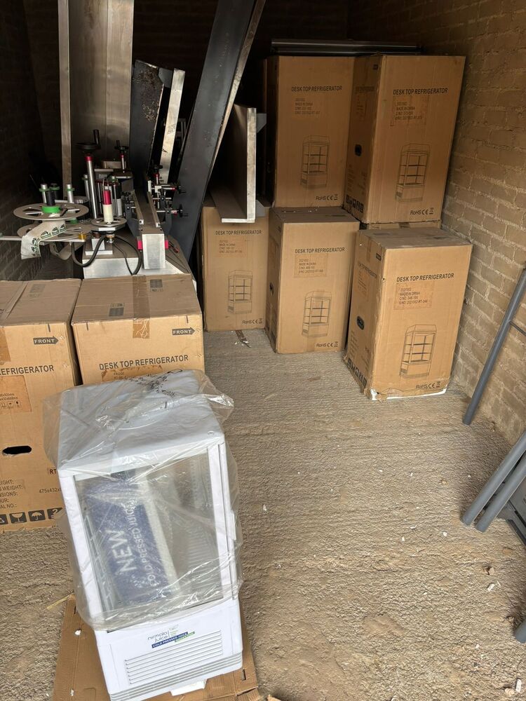 A to Z Storage Self storage unit auction IB-8196