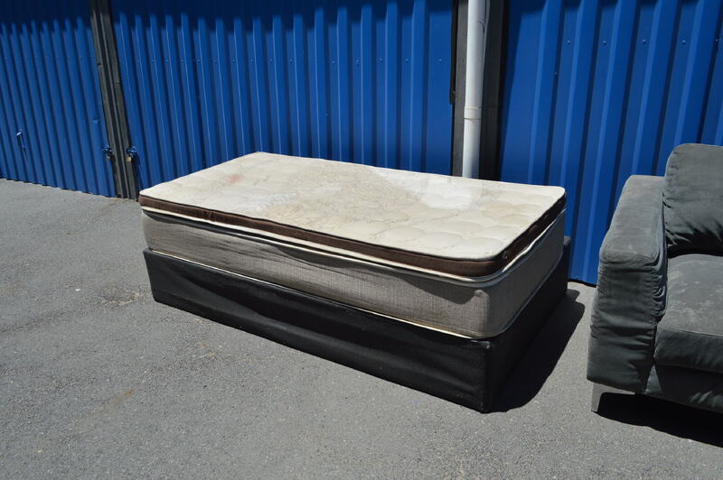 Cape Town (Killarney Gardens) Self storage unit auction IB-4012 23