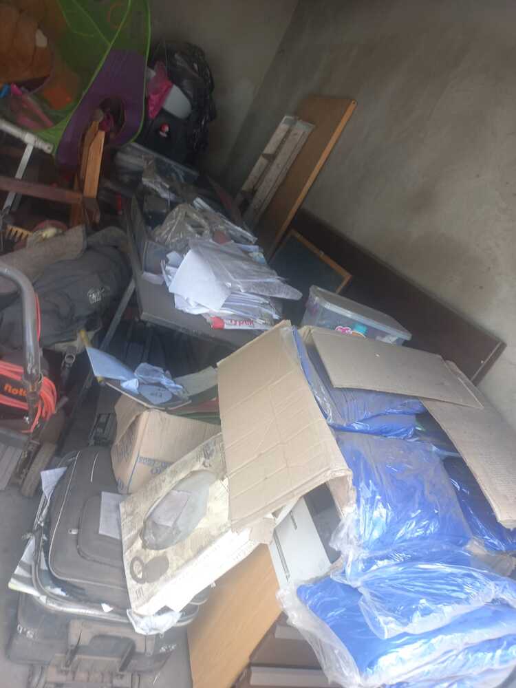 BENONI Storage Unit auction IB-6463