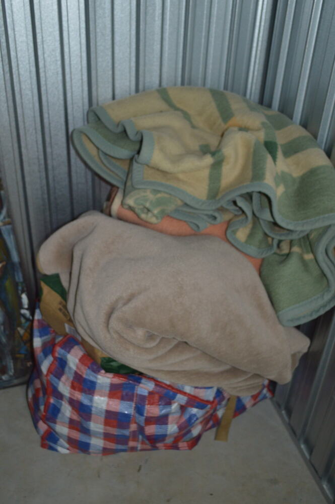 INV -  Durban Road Storage Unit auction IB-9860