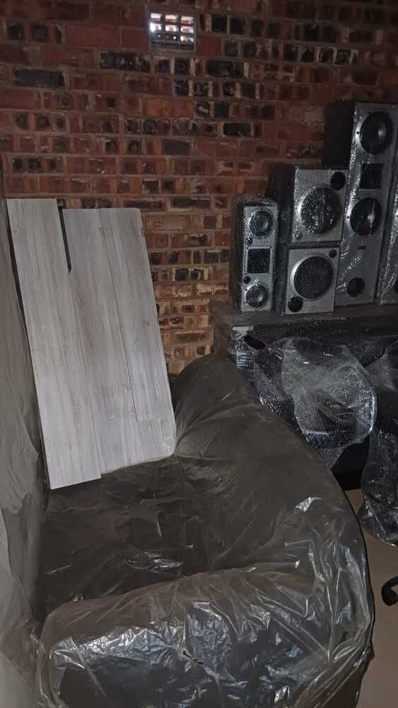 Pretoria North storage facility unit auction IB-4162