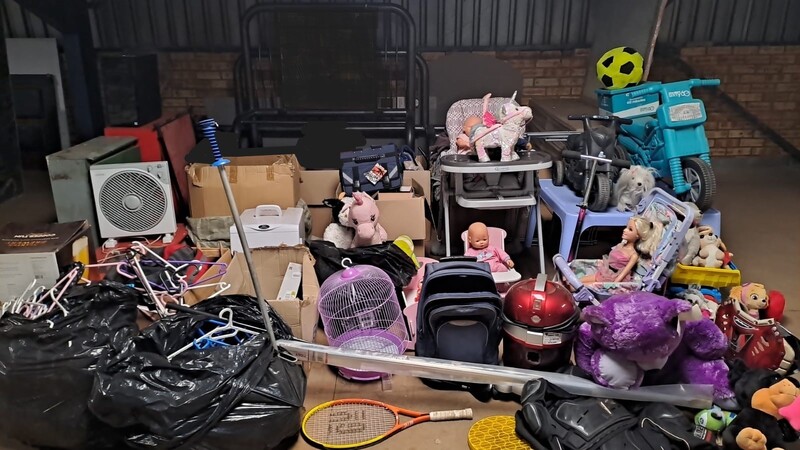 South Storage Self storage unit auction IB-5470