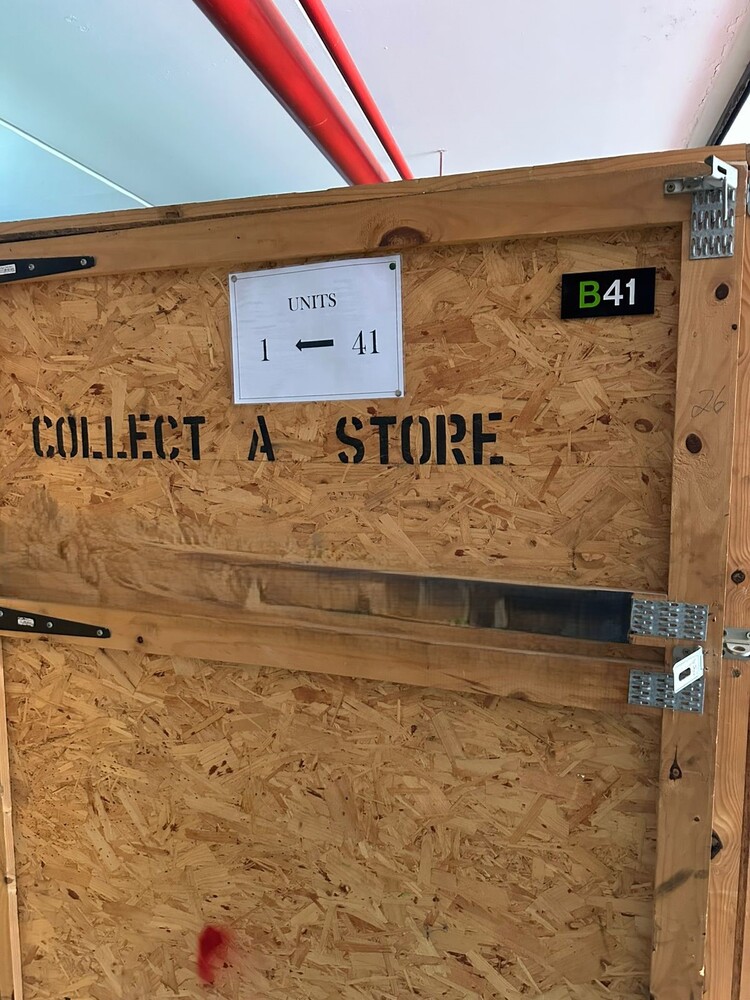 Collect a Store Self storage unit auction IB-5801